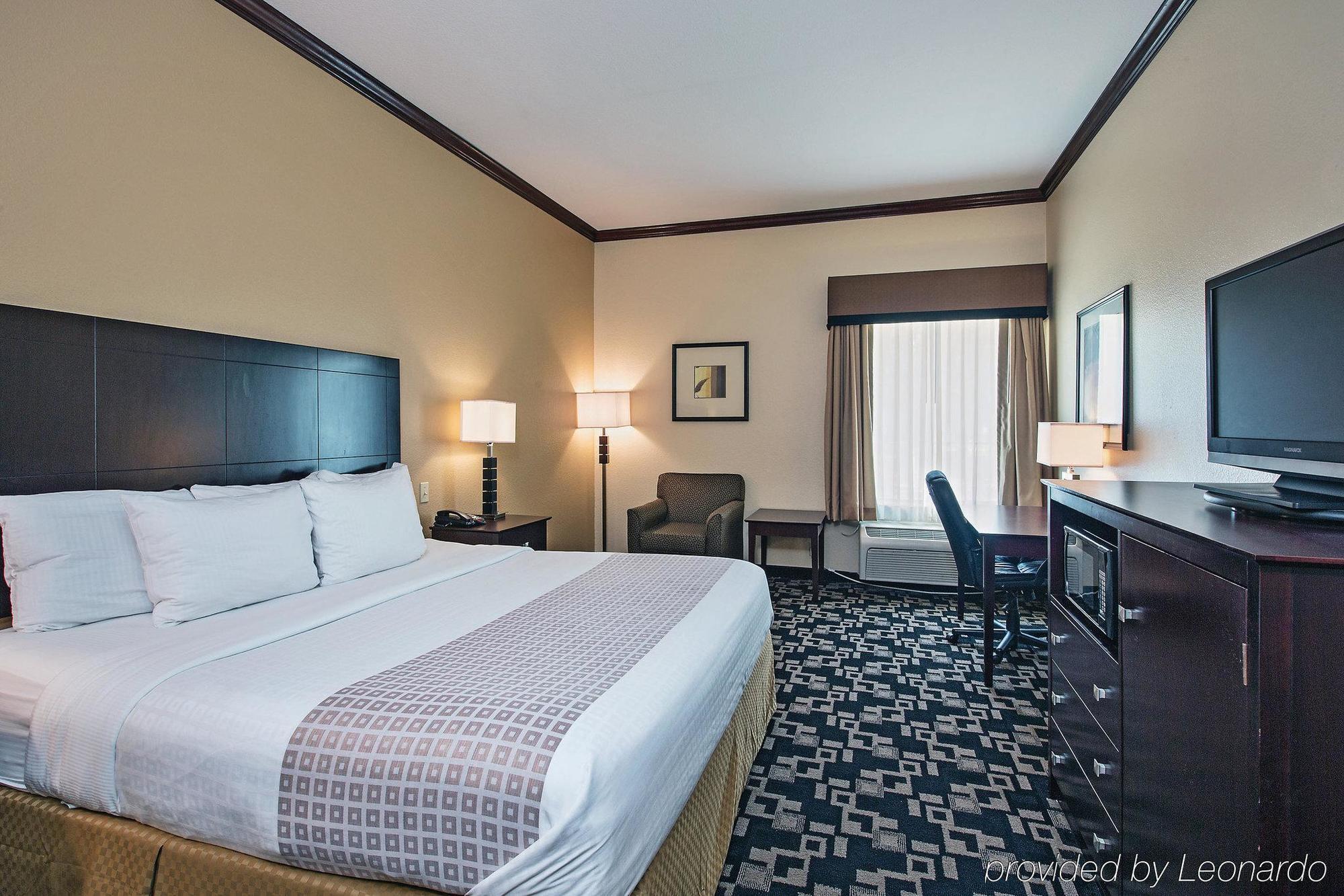 La Quinta Inn And Suites Joshua Dış mekan fotoğraf