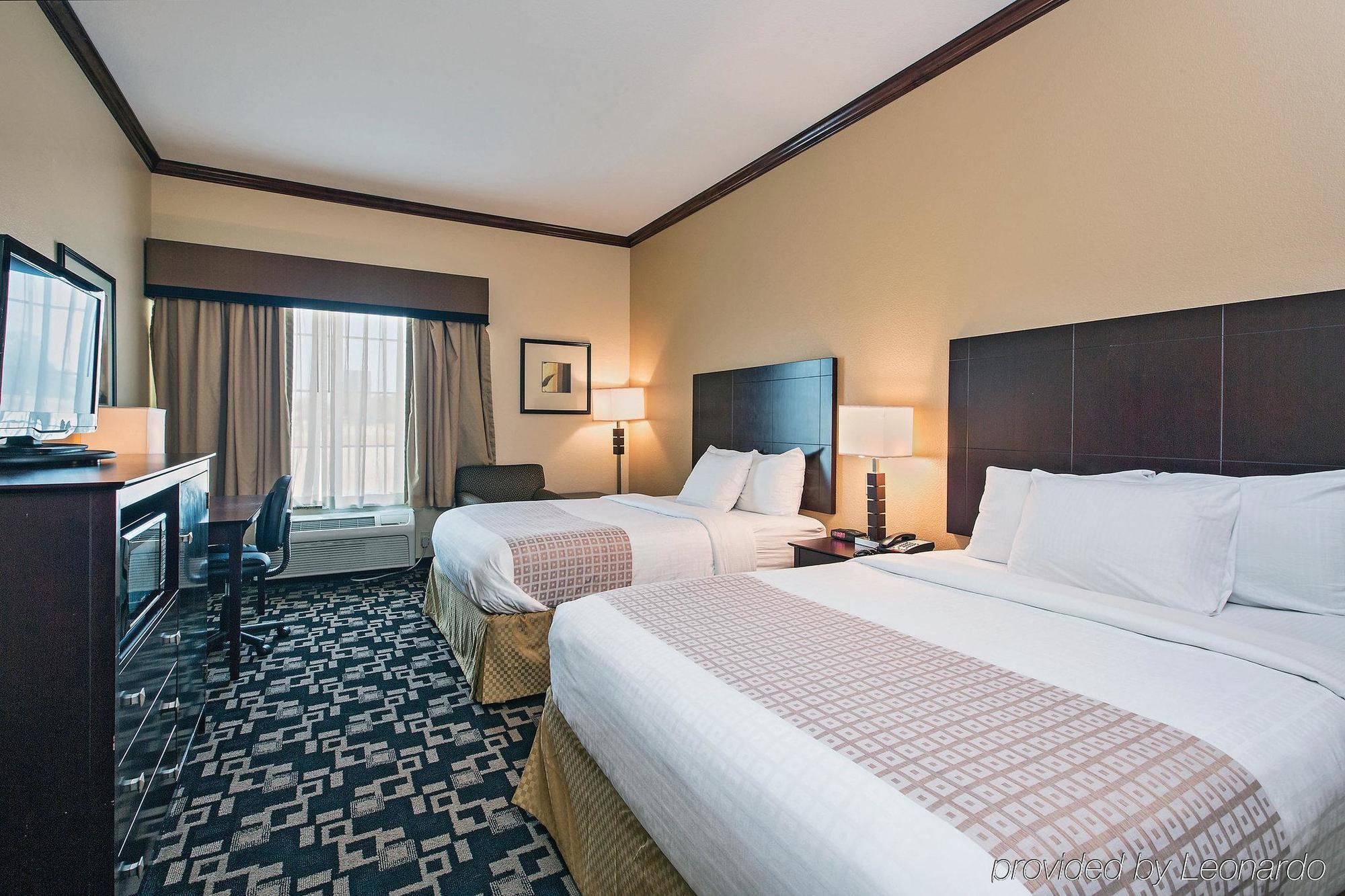 La Quinta Inn And Suites Joshua Dış mekan fotoğraf