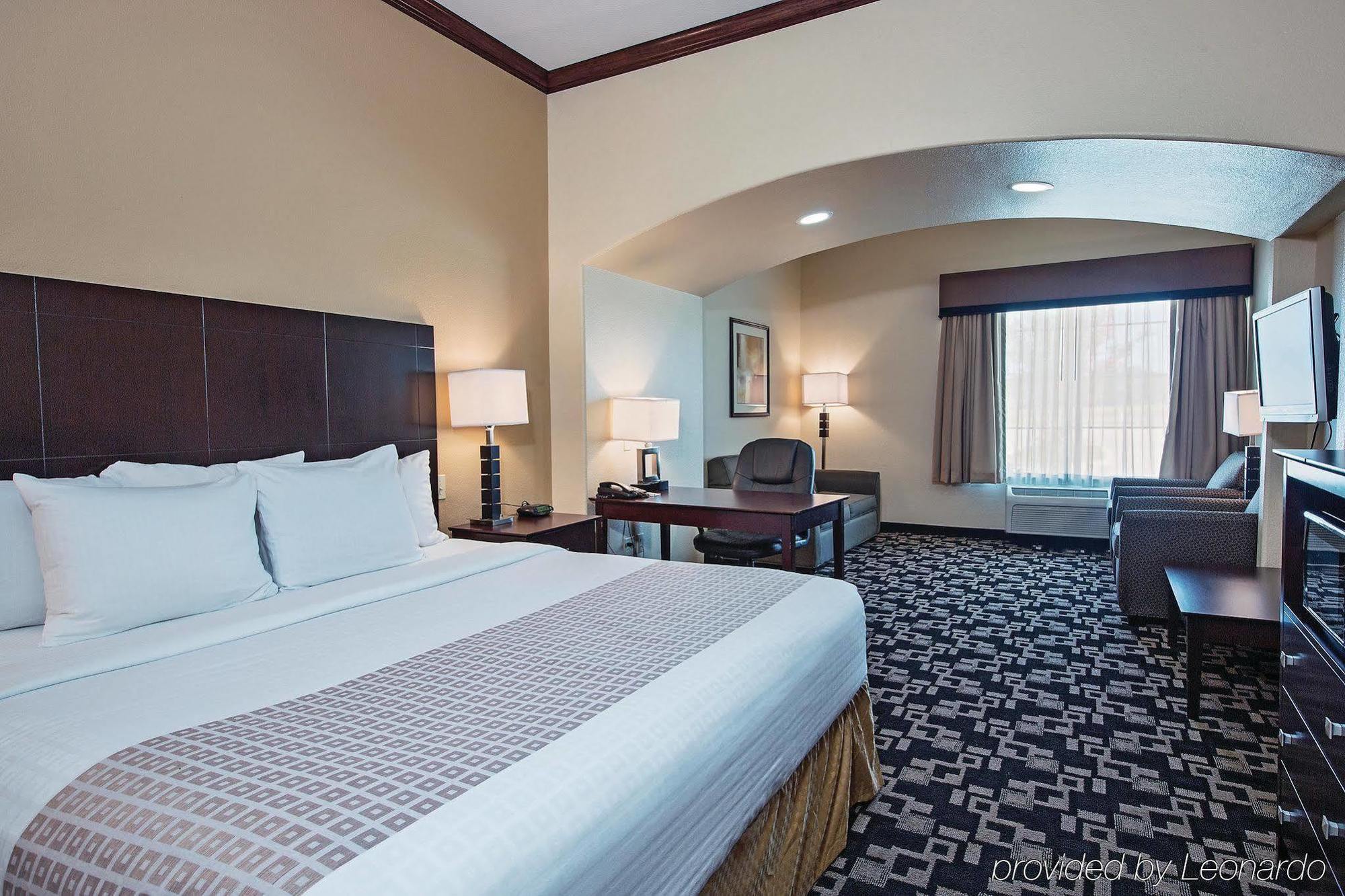 La Quinta Inn And Suites Joshua Dış mekan fotoğraf
