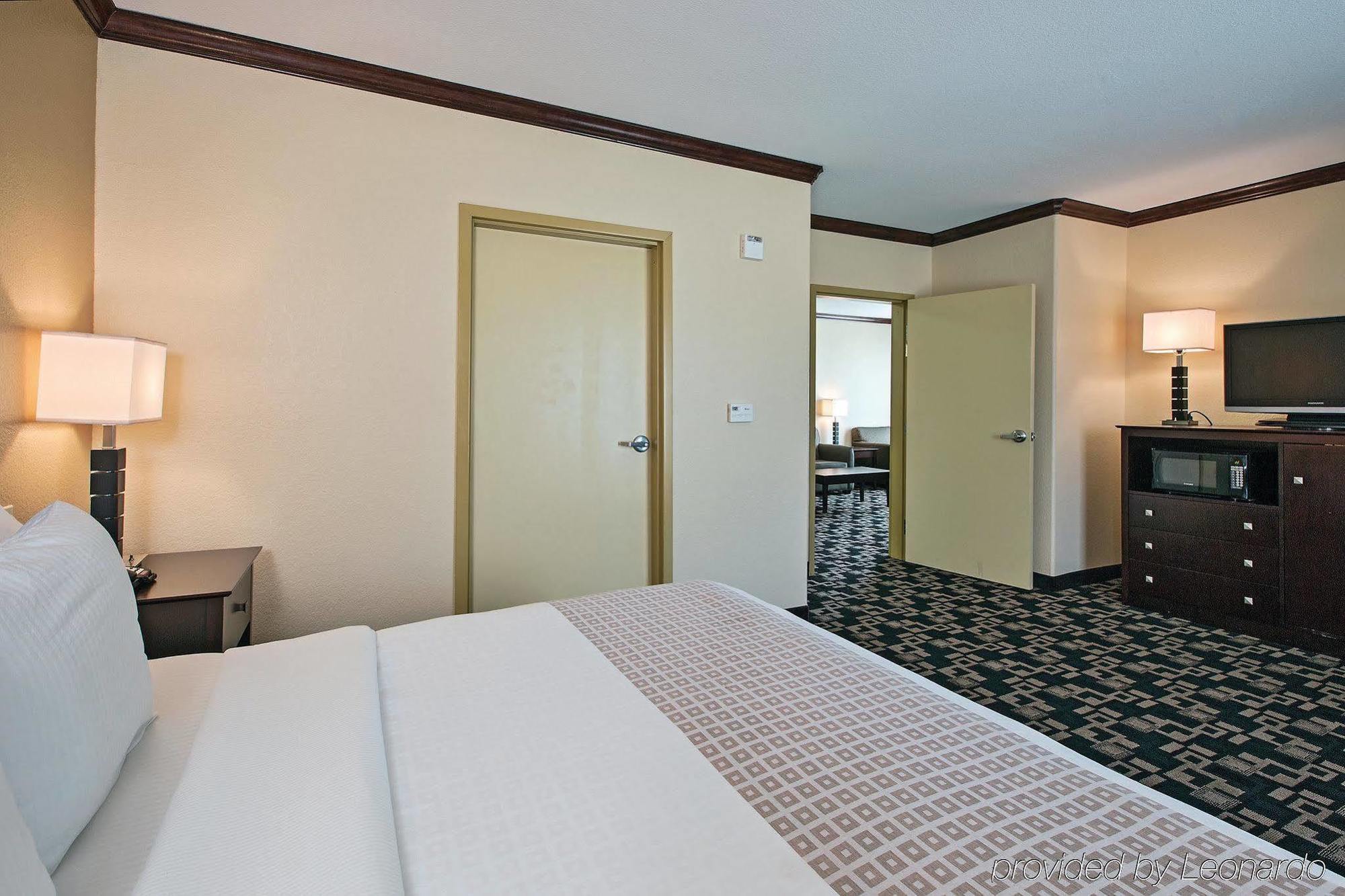La Quinta Inn And Suites Joshua Dış mekan fotoğraf